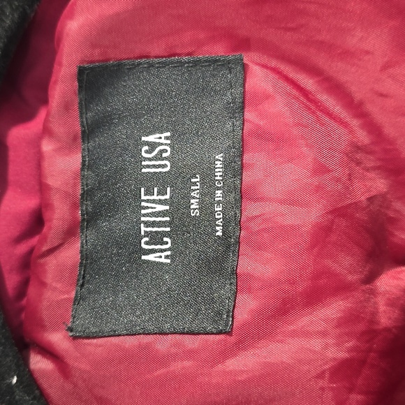 Small Maroon Active USA Puffer Coat - Picture 5 of 11